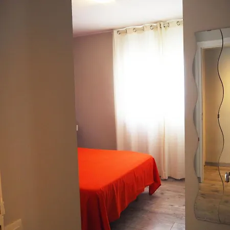 Per 4 Persones A Doctor Fleming A 5 Minuts De La Platja Gran Apartament *